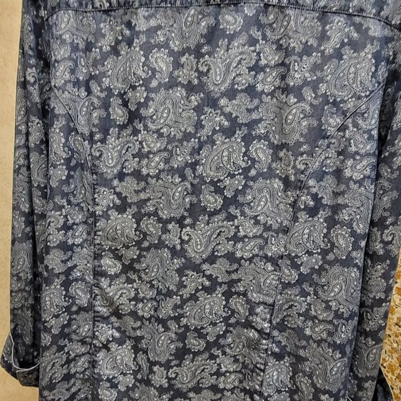 Blue Paisley Shirt Coldwater Creek Size Large - Picture 7 of 15